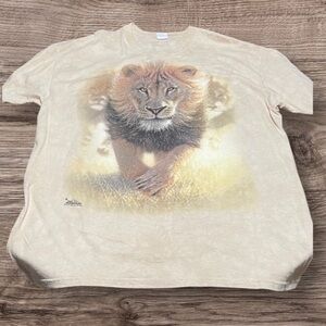 Lion Shirt Men’s Size 2XL Graphic T-Shirt